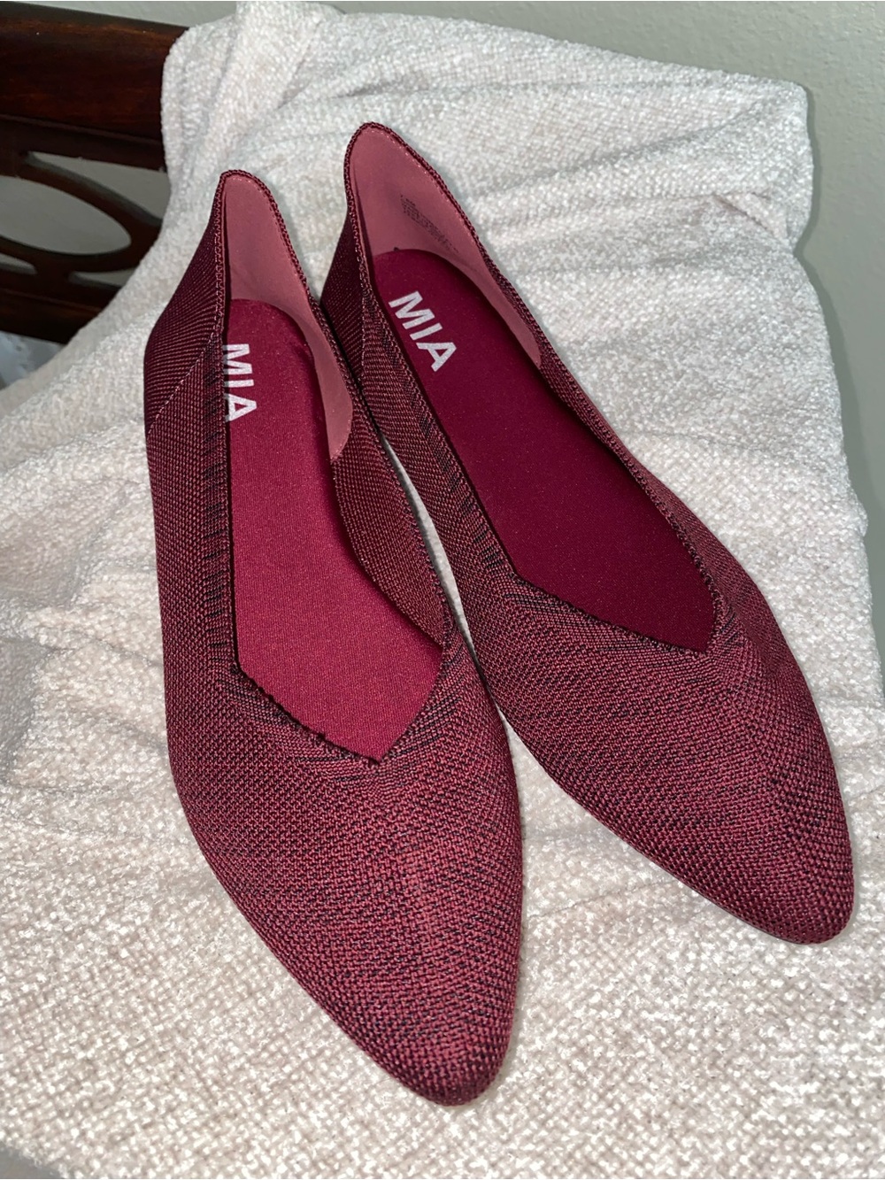 MIA Burgundy Knit Pointed Toe Ballet Flats - Size 7.5 LIKE NEW